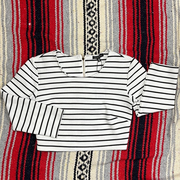 NWT Dynamite Haut Couture Jacquard Striped Crop Top White & Black | Small - Picture 1 of 6